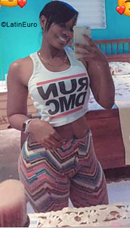 Date this voluptuous Dominican Republic girl Katherine from Santo Domingo DO34270