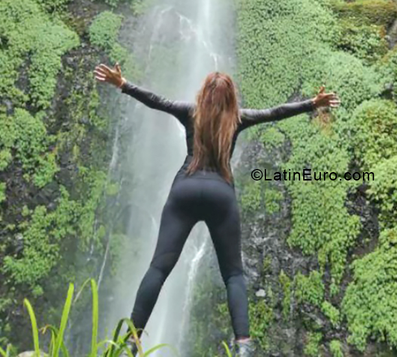 Date this georgeous Colombia girl Luna from Cali CO25085