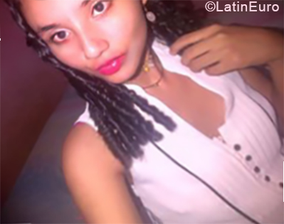 Date this foxy Venezuela girl Isa from Caracas VE2216