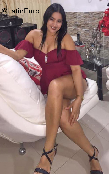 Date this charming Colombia girl Berta from Barranquilla CO25101