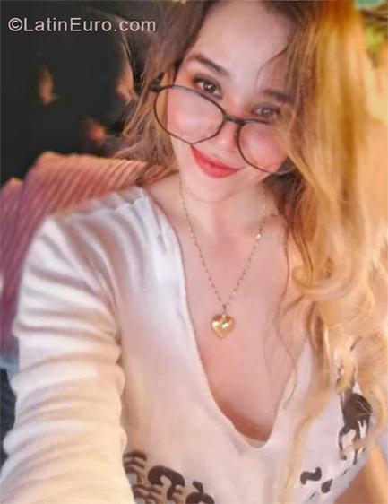 Date this gorgeous Colombia girl Marisol from BUCARAMANGA CO25261