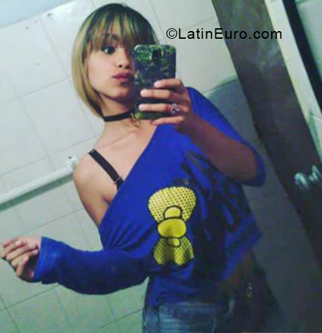Date this sultry Colombia girl Nicol from Medellin CO25124