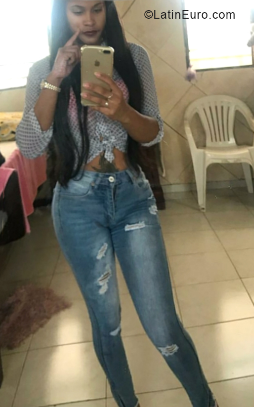 Date this beautiful Dominican Republic girl Marilis from Santo Domingo DO34353