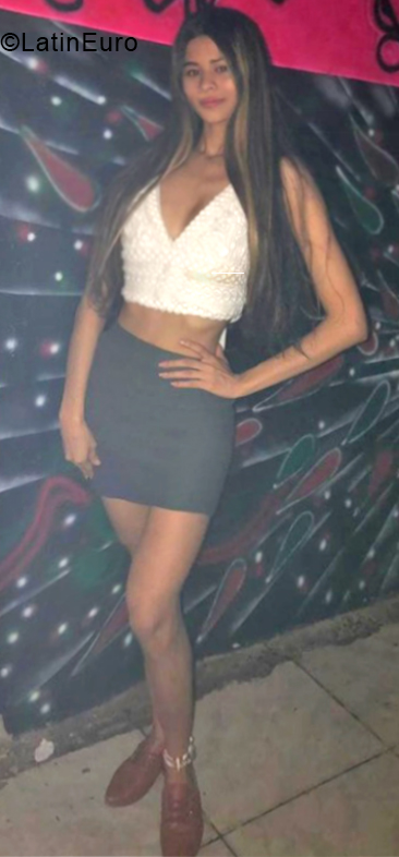 Date this voluptuous Colombia girl Dani from Cartagena CO25135