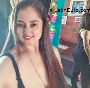 Date this lovely Dominican Republic girl Angela from Cali DO34365