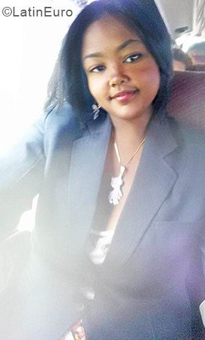 Date this lovely Dominican Republic girl Eunese from Santo Domingo DO34366