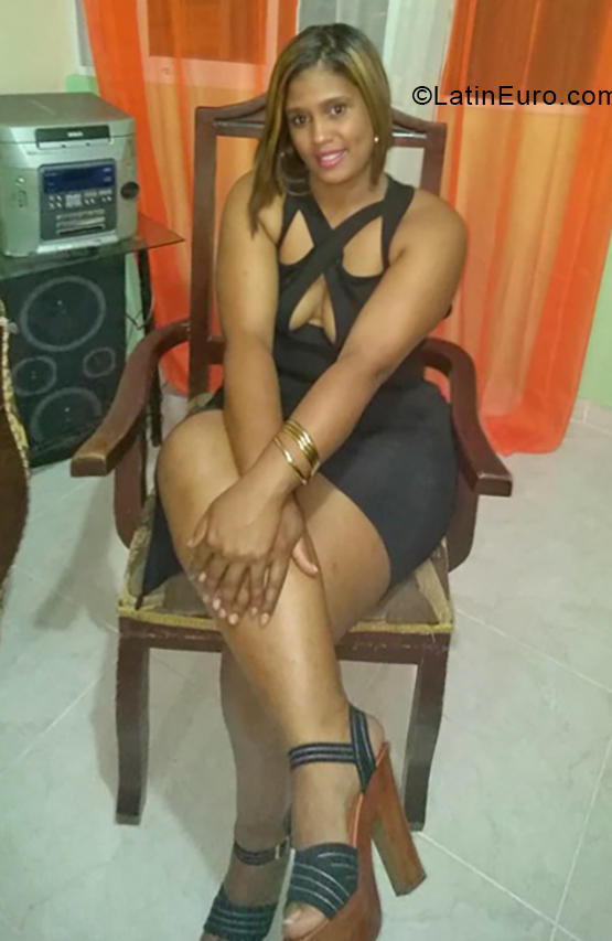 Date this hard body Dominican Republic girl Maria from Santo Domingo DO34371