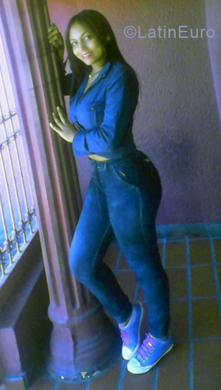 Date this passionate Venezuela girl Yamilanis from Bolivar VE2256