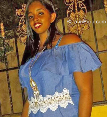Date this stunning Dominican Republic girl Mariel from La Vega DO34401