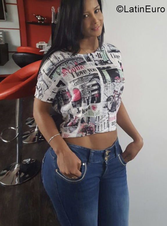 Date this pretty Colombia girl Johanna from Bogota CO25173
