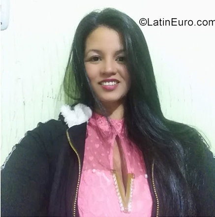 Date this stunning Colombia girl Maryam from Bogota CO25198