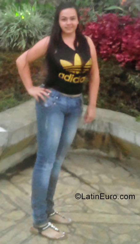 Date this gorgeous Colombia girl Daniela from Medellin CO25199