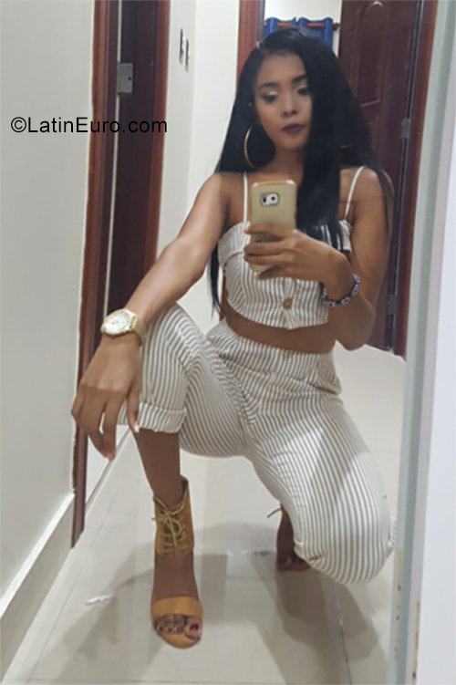 Date this sensual Dominican Republic girl Hieliani from Puerto Plata DO34490
