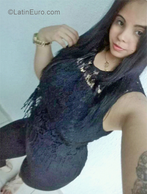 Date this passionate Venezuela girl Mia from Maracaibo VE2294