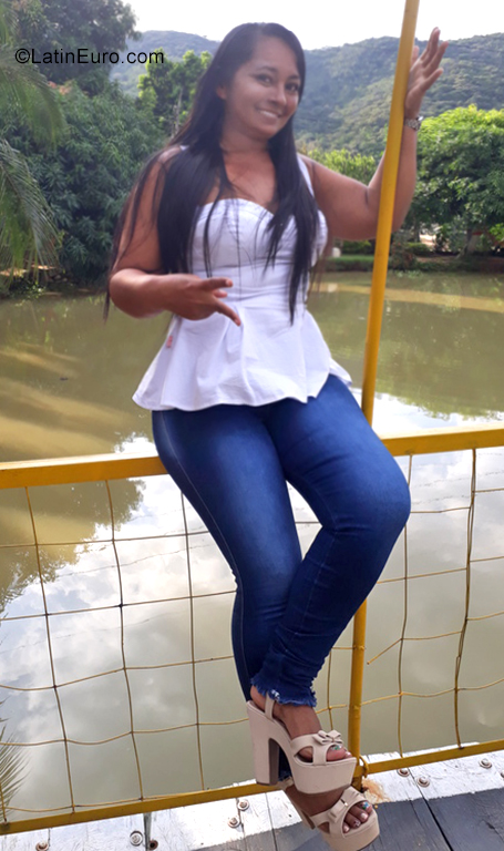 Date this young Colombia girl Derly from Cucuta CO25225