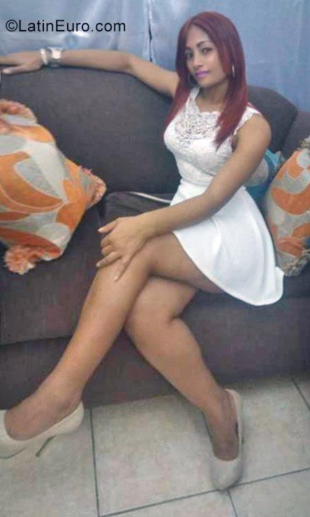 Date this happy Dominican Republic girl Estefany from Santo Domingo DO34549