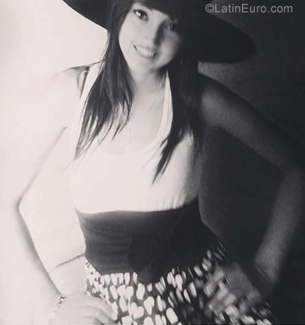 Date this hot Colombia girl Shana from Bogota CO25259