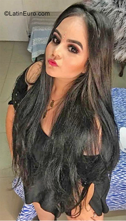 Date this hard body Colombia girl Ana from Barranquilla CO28256