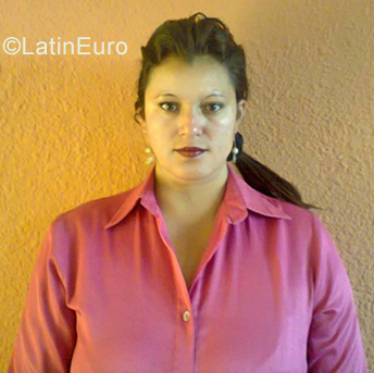 Date this pretty Ecuador girl Guisela from Quito EC321