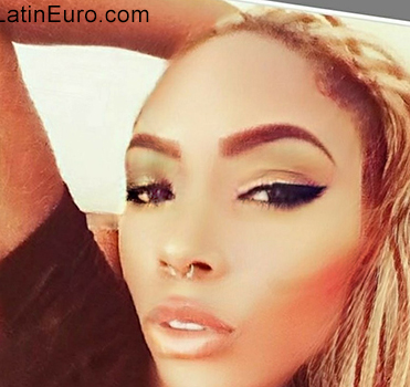 Date this passionate Colombia girl Edith from Medellin CO25282