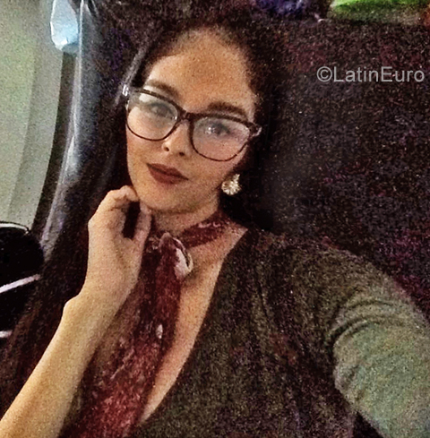 Date this pretty Venezuela girl Rosy from Caracas VE2331