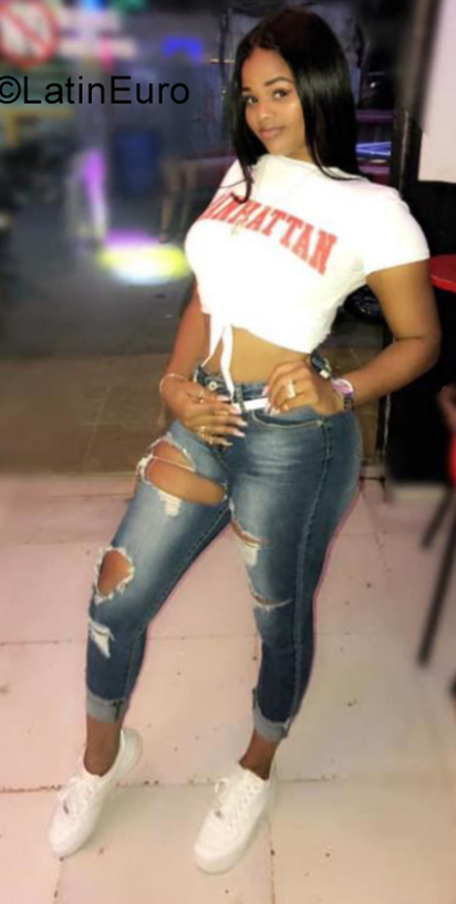 Date this funny Dominican Republic girl Yailisy from Santo Domingo DO34672