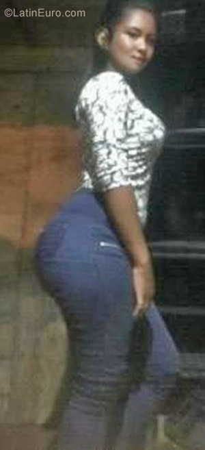 Date this hot Venezuela girl Yessica from Ciudad Guayana VE2419