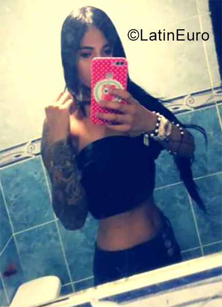 Date this exotic Colombia girl Mari from Medellín CO25303