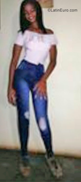 Date this hot Venezuela girl Nacarid from Bolivar VE2374