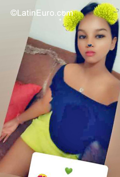 Date this happy Dominican Republic girl Fatima from Santiago DO34709