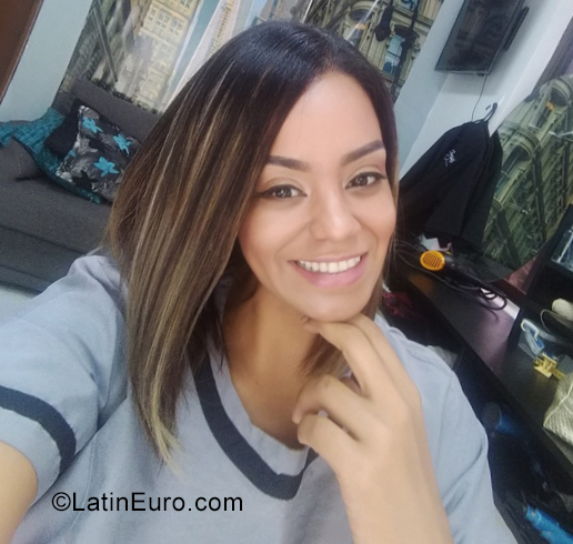 Date this sultry Colombia girl Catalina from Cali CO26537