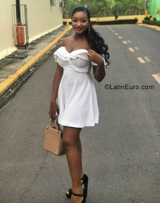 Date this delightful Dominican Republic girl Kim from Espaillat DO34725