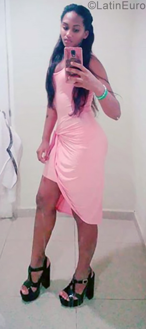 Date this attractive Dominican Republic girl Maria from Santo Domingo DO34807