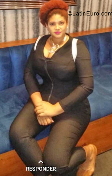 Date this athletic Dominican Republic girl Lea from Santo Domingo DO40676