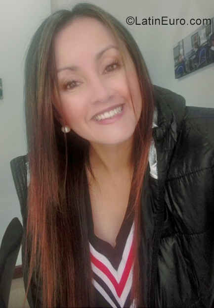 Date this charming Colombia girl Dora from Bogota CO25395
