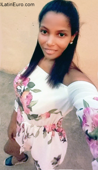 Date this georgeous Dominican Republic girl Yafreisy from San Cristóbal DO36070