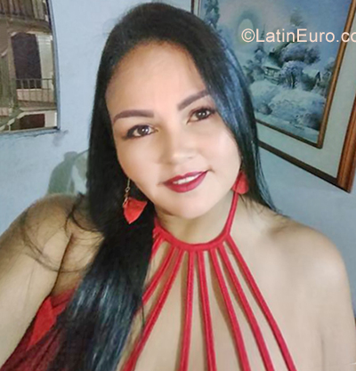 Date this gorgeous Colombia girl Milena from Cali CO25447