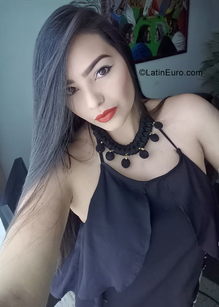 Date this happy Venezuela girl Fima from San Cristobal VE2415