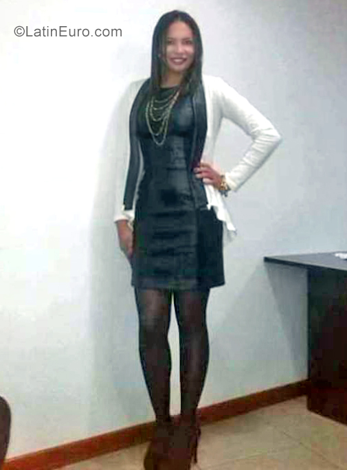 Date this passionate Colombia girl Yira from Bogota CO25478