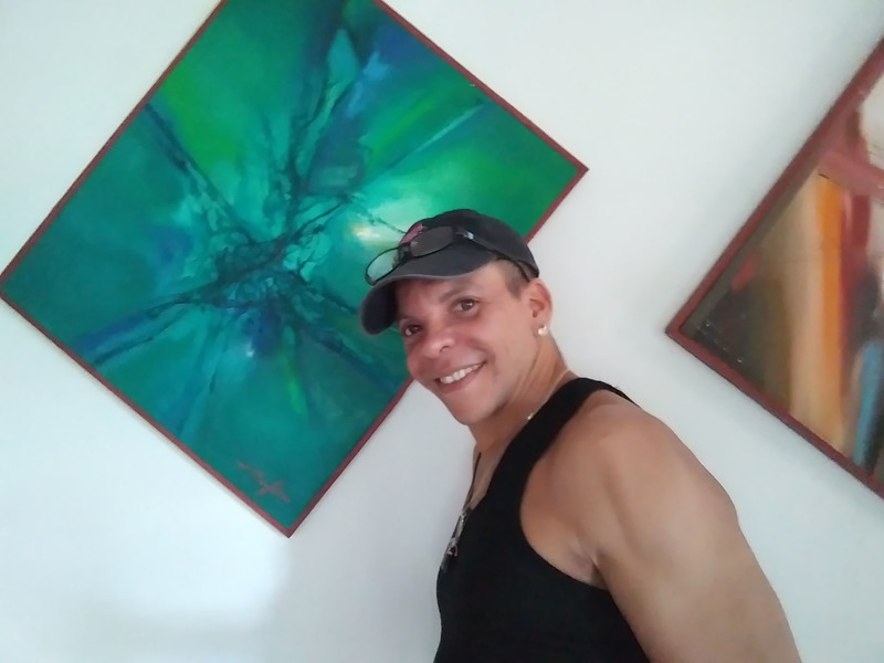 Date this charming Cuba man Ted from Habana CU530