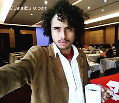 Date this voluptuous Colombia man Filipe from Cali CO25484