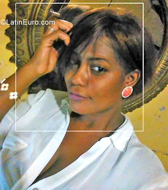 Date this hot Dominican Republic girl Yajaira from Santo Domingo DO35048