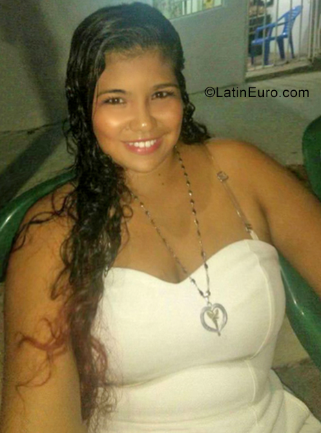 Date this funny Colombia girl Loraine from Barranquilla CO25493