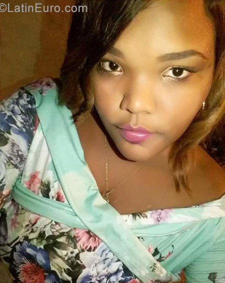 Date this athletic Dominican Republic girl Walquin from Santo Domingo DO35051