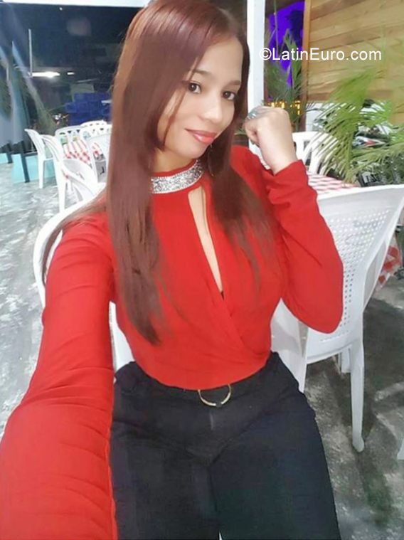 Date this sultry Dominican Republic girl Michele from Santo Domingo DO35058