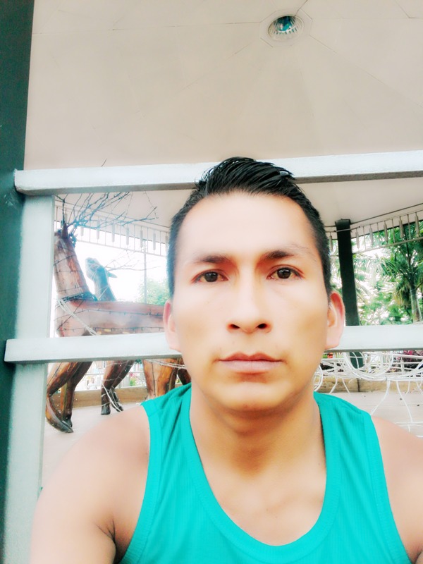Date this nice looking Ecuador man Mauro from Santiago EC337