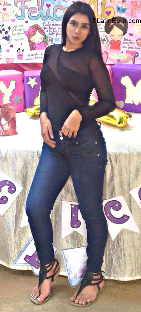 Date this passionate Venezuela girl Jocelen from Ciudad Guayana VE2462