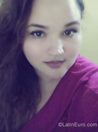 Date this foxy Dominican Republic girl Yanna from Santiago De Los Caballeros DO35140