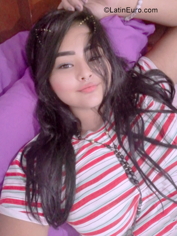 Date this young Colombia girl Shirly from Barranquilla CO25545