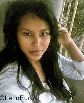 Date this stunning Dominican Republic girl Johanna from Santo Domingo DO35184